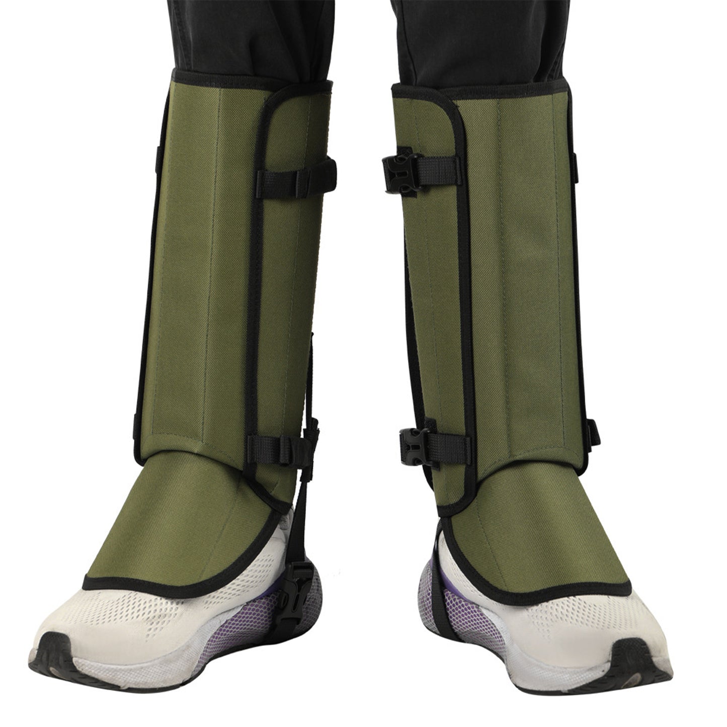 Outdoor snake-proof leg guards 