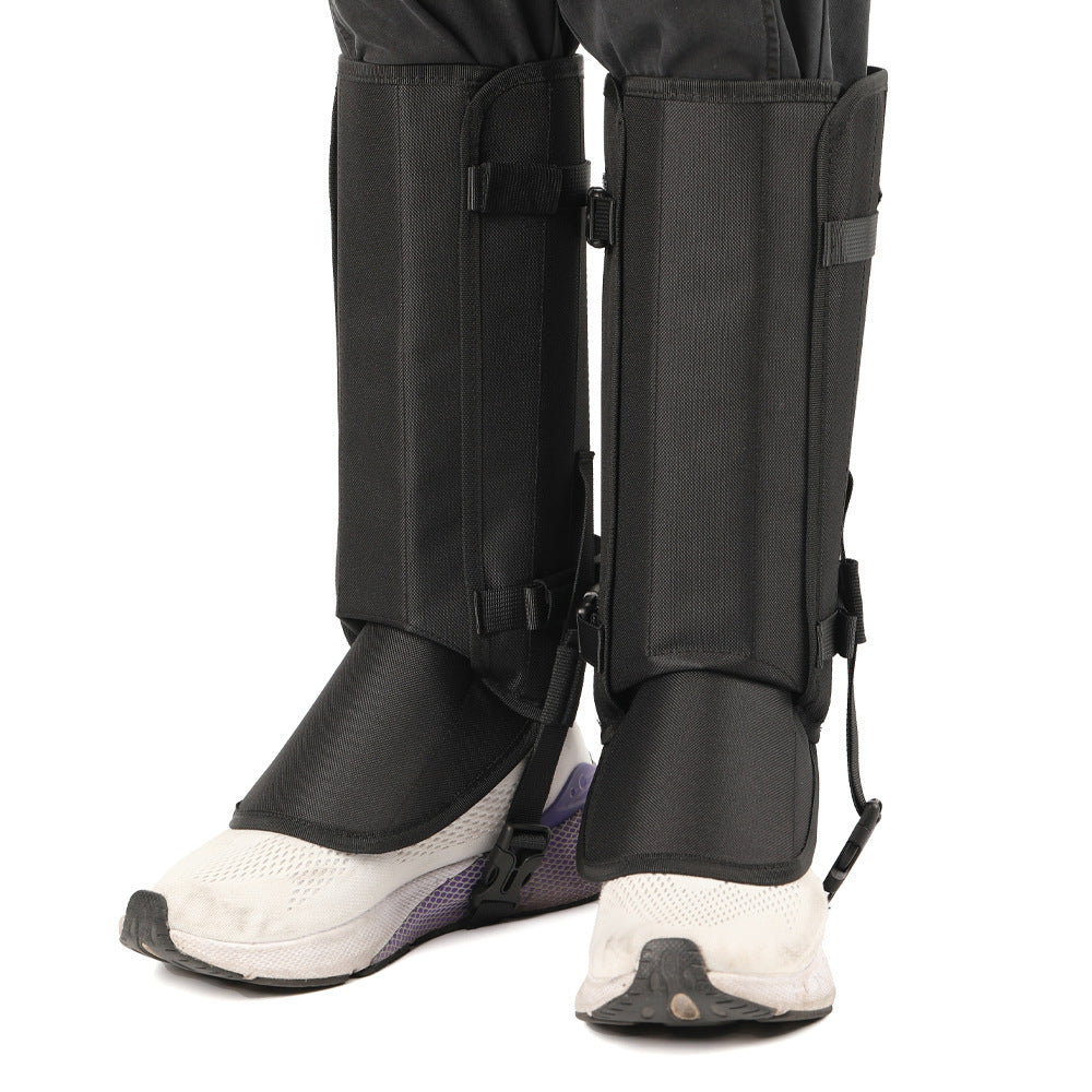 Outdoor snake-proof leg guards 